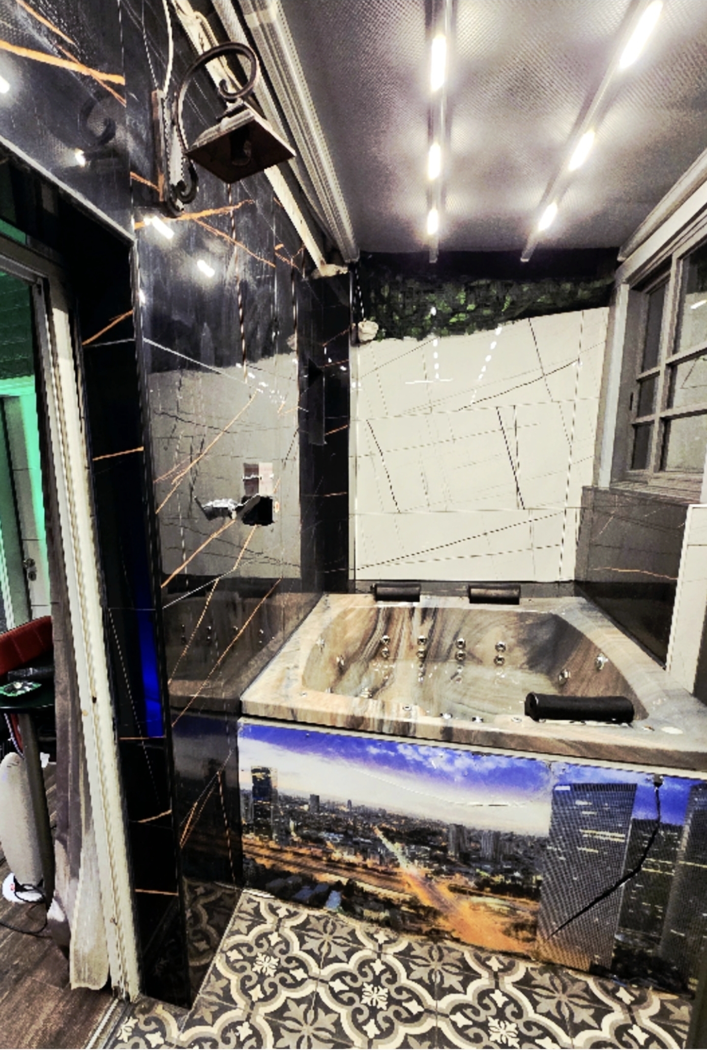 אבי סוויטות 